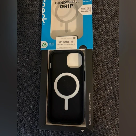 New! Speck iphone 15 Magsafe Candyshell Grip Case in White with Black Trim - Picture 2 of 4